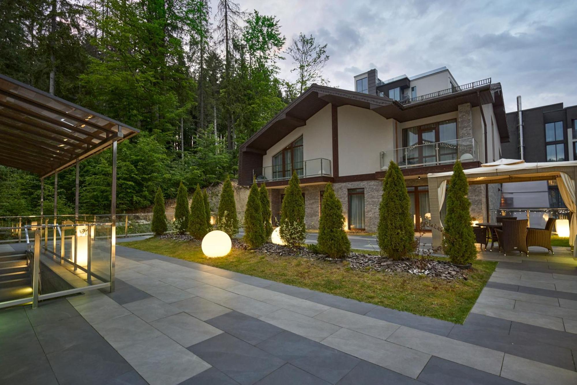 Hotel Karpatski &